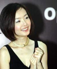 张鲁豫个人资料简介,才华横溢的主持人，揭秘其多彩人生