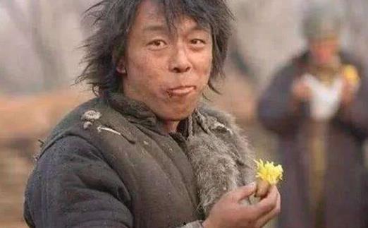 黄渤搞笑炒菜,锅铲翻飞，笑料连连